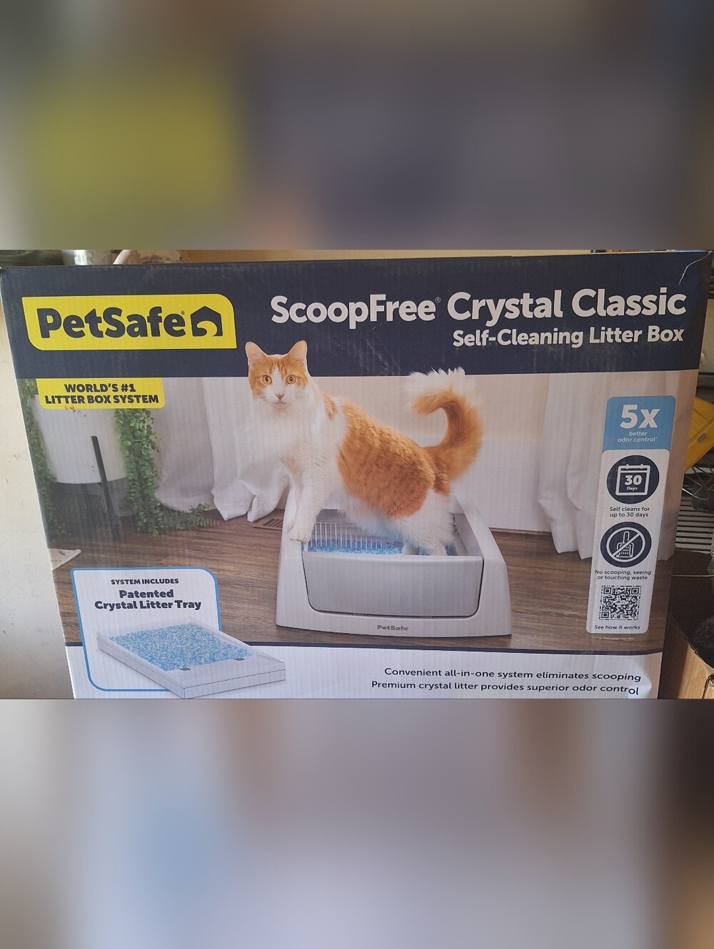 PetSafe ScoopFree Crystal Classic Self-Cleaning Litter Box - White and Blue